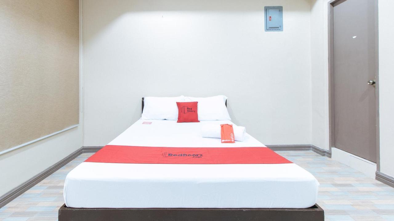 Reddoorz Plus At Canley Residential Pasig City Esterno foto