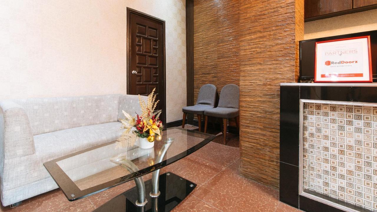 Reddoorz Plus At Canley Residential Pasig City Esterno foto